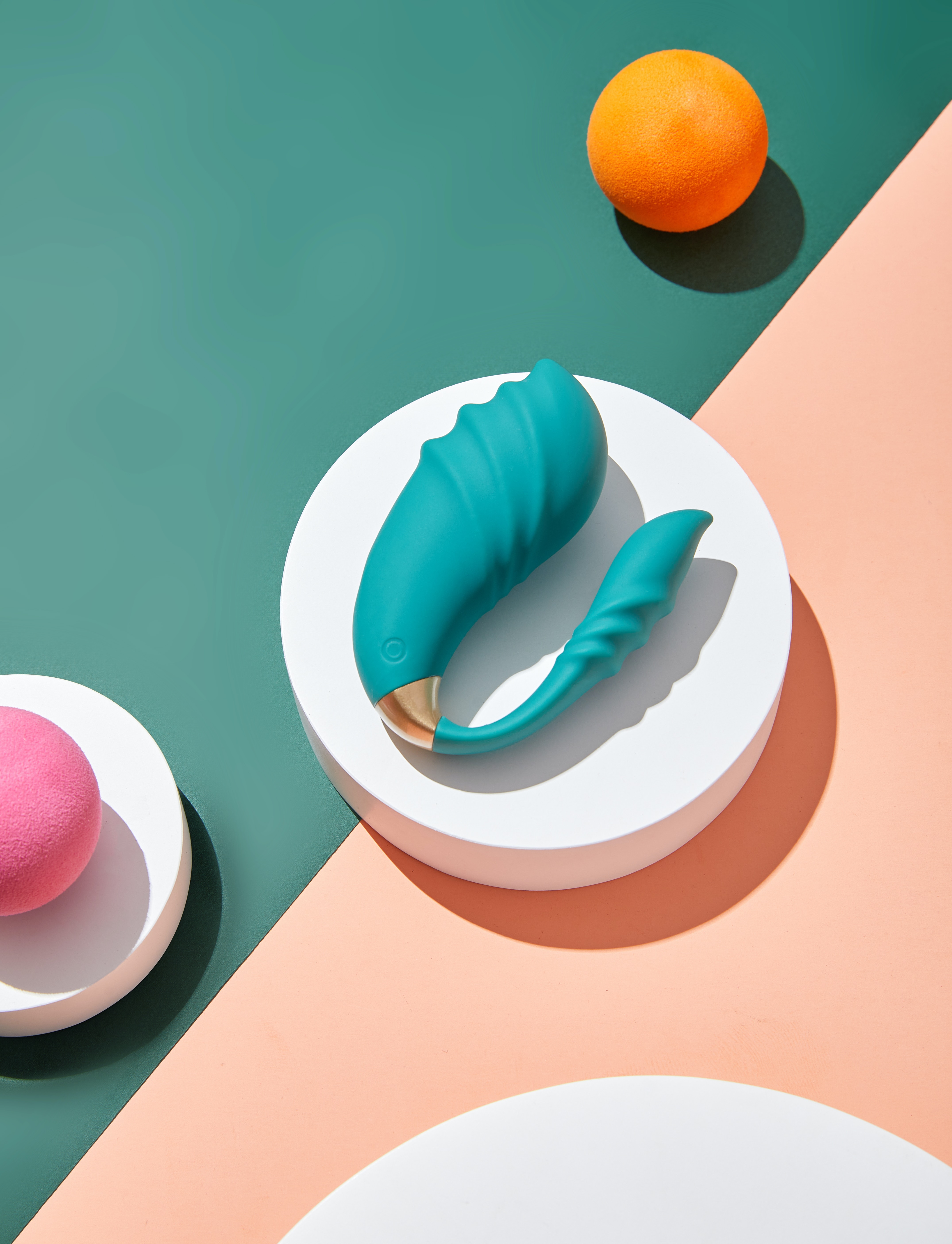 Image with egg vibrator in the center. Top 5 egg vibrators in 2023.