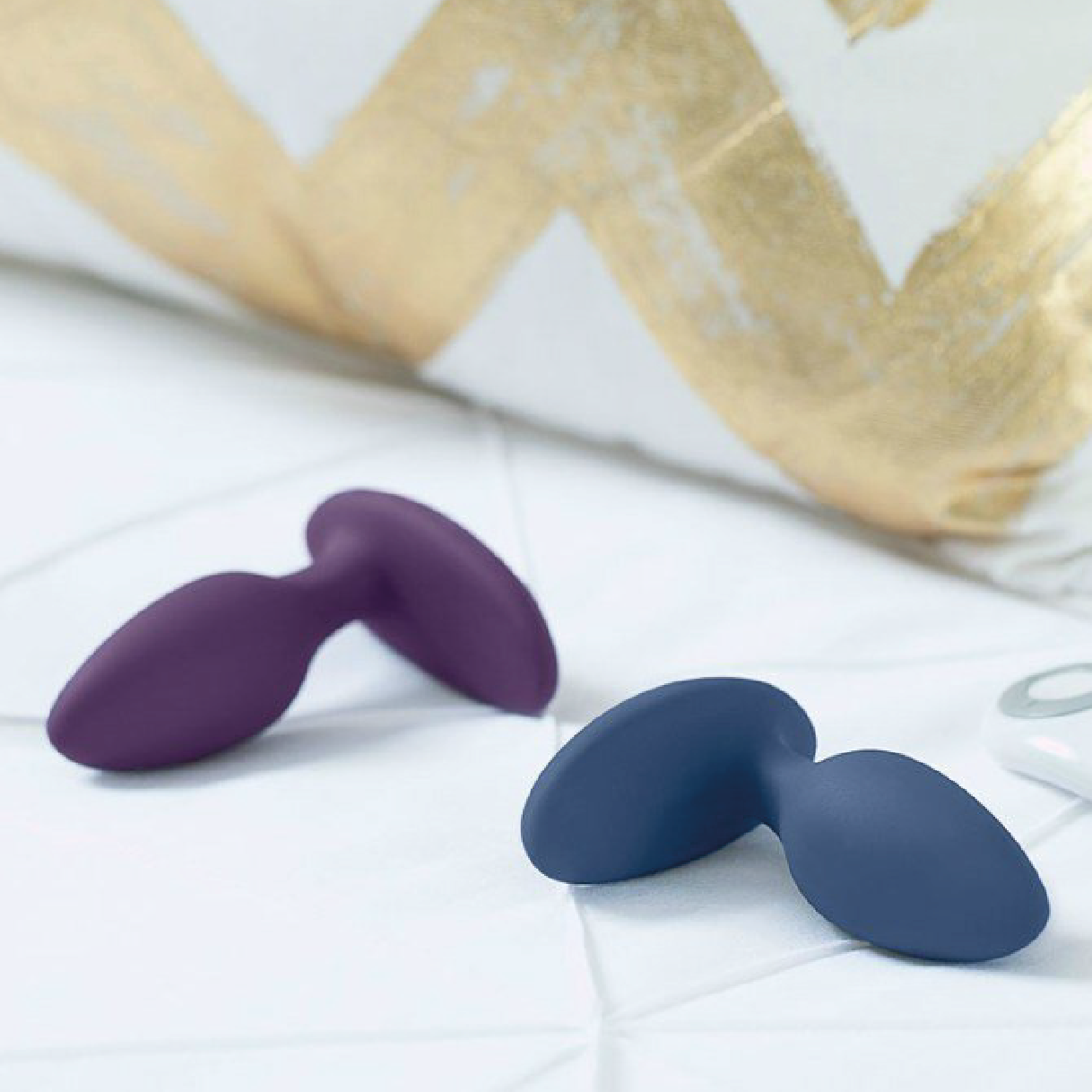 The gentle and rumbly anal vibrator Ditto by We-Vibe - Product image