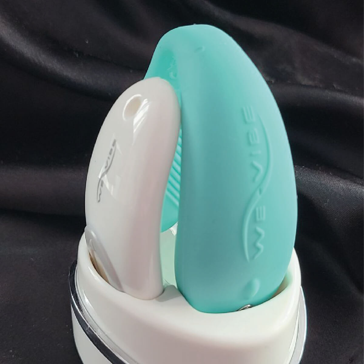 The sensational egg vibrator Sync by We-Vibe - Product image